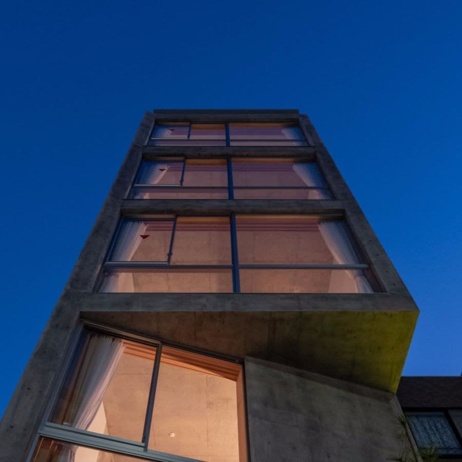 大池薬局ビル　サッシ