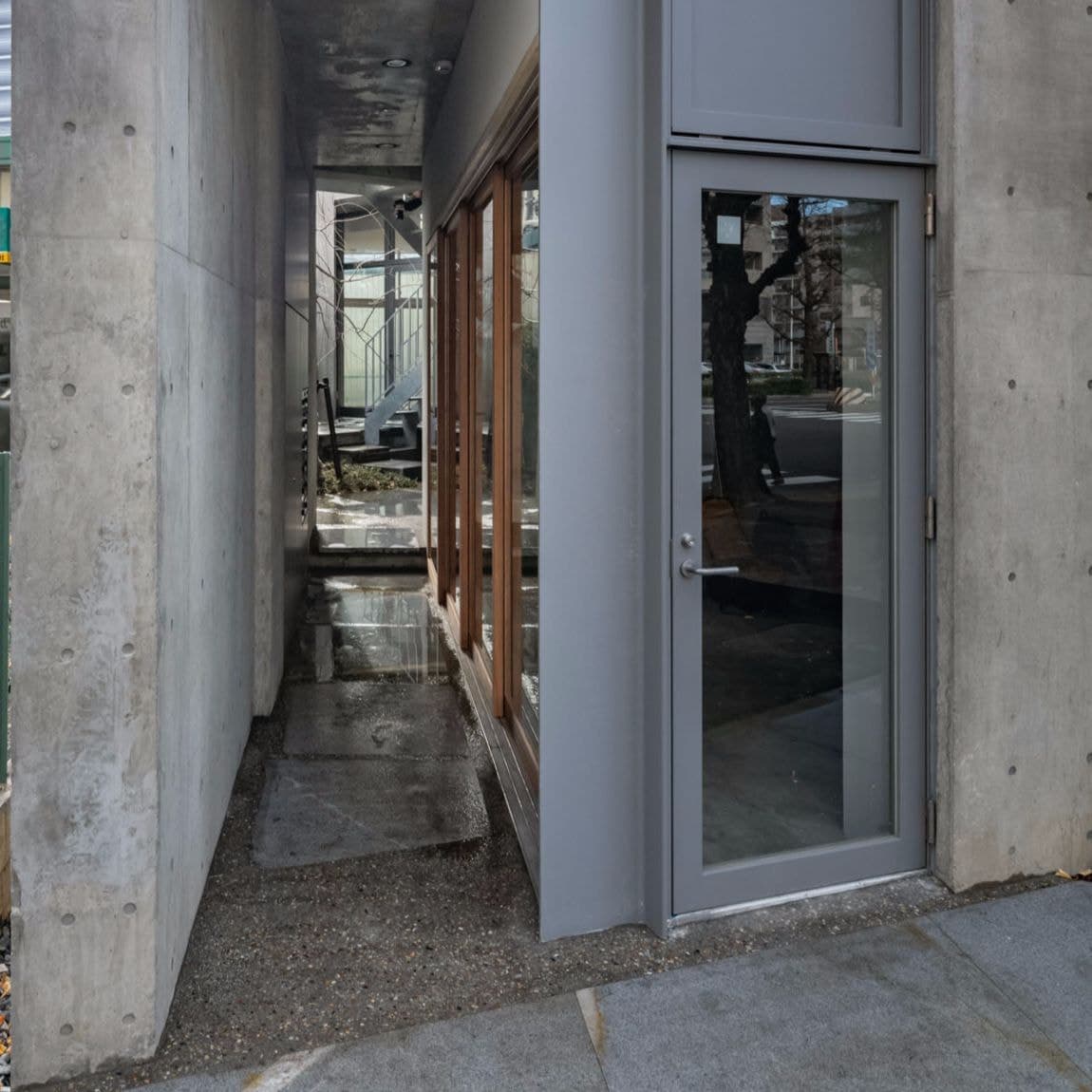 大池薬局ビル　オフィス床材