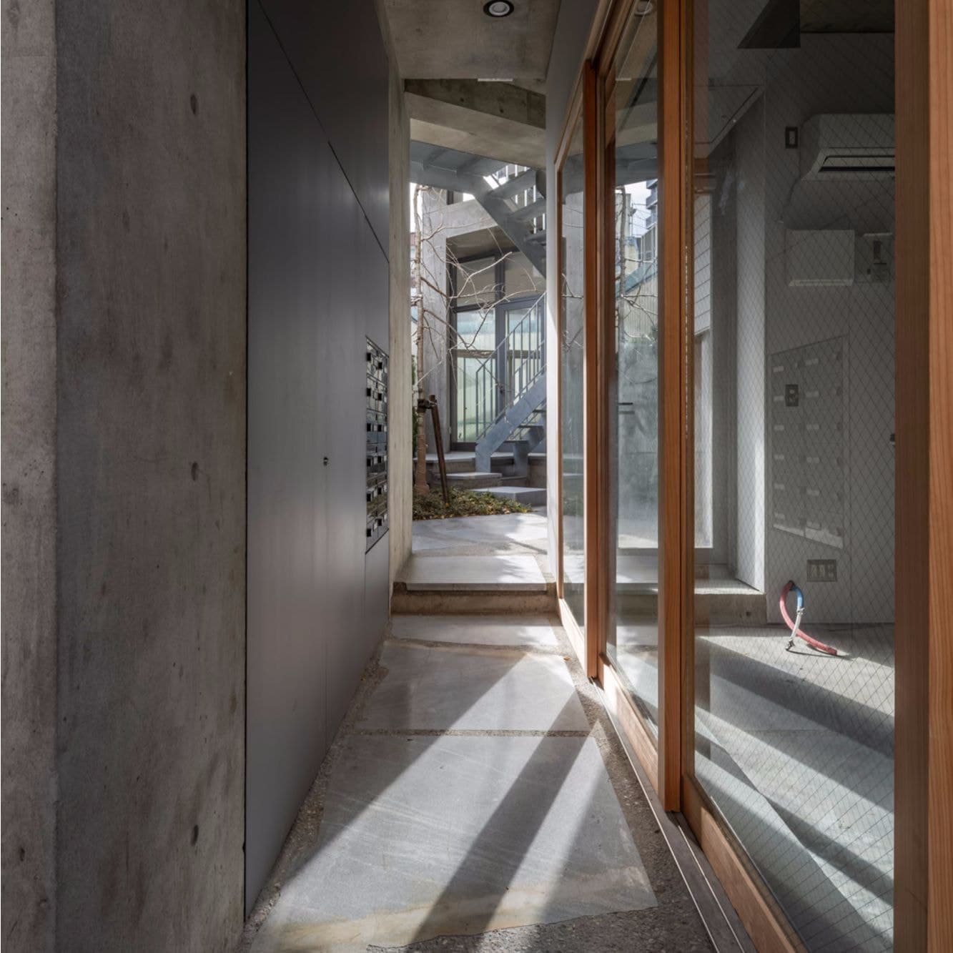 大池薬局ビル　オフィス入り口